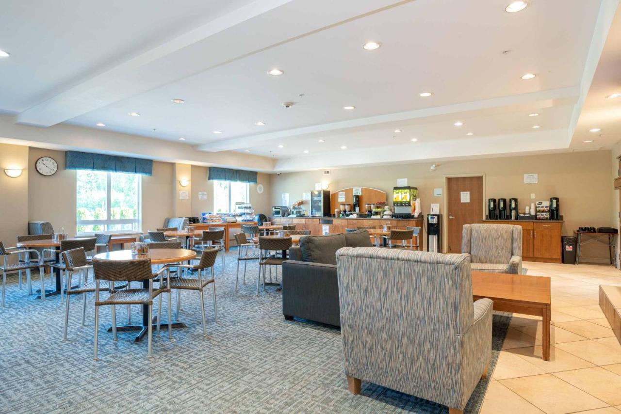 Sandman Hotel And Suites Squamish Extérieur photo